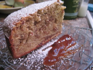 powdered cake slice